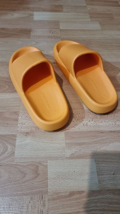 Slapi papuci BALENCIAGA nr 41 unisex din spuma ultra confortabila