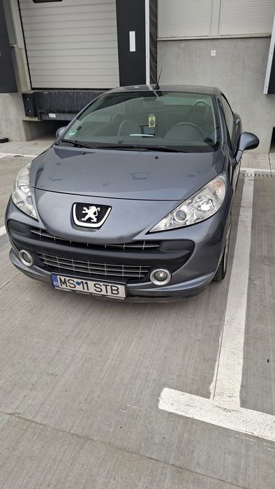 Vând Peugeot 207 CC