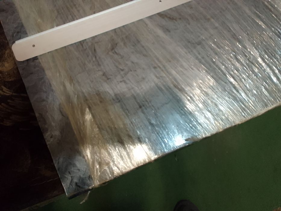 2 столешницы , мойка , слив .