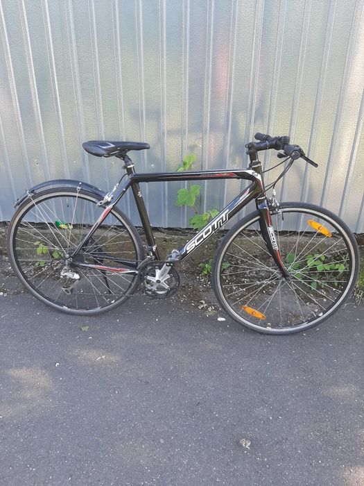 Vând bicicletă scott în stare bună semicursă echipată Shimano