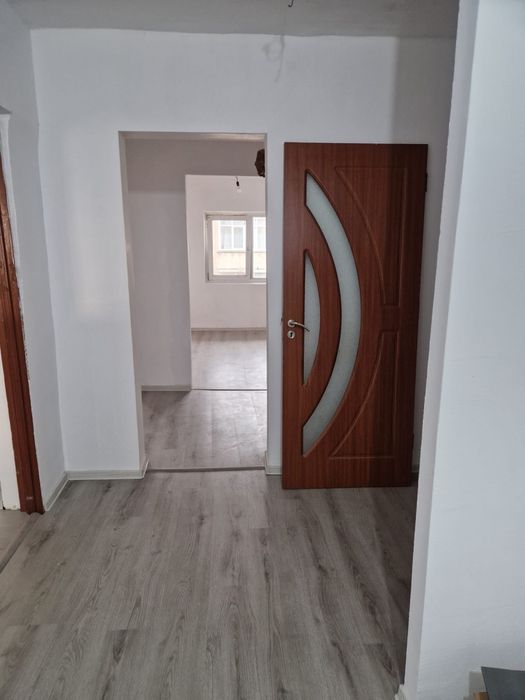 Sub 1000 E/mp - Apartament 4 camere