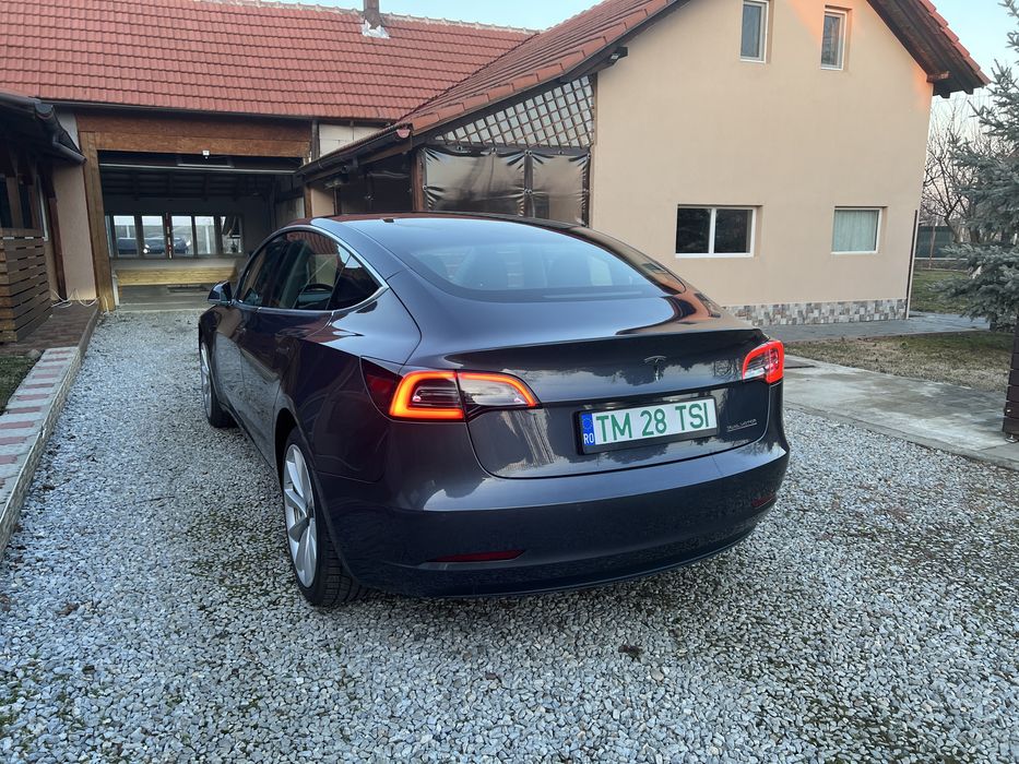 Tesla Model 3 Standard Range Plus