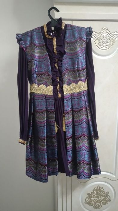 Продаются после свадебные костюмы