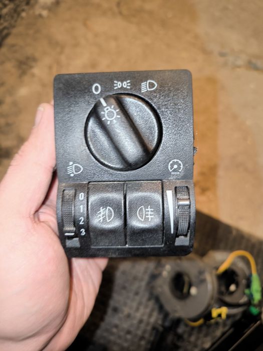 Лентов кабел,ключ фарове,управление парно,клапан Опел Астра Г