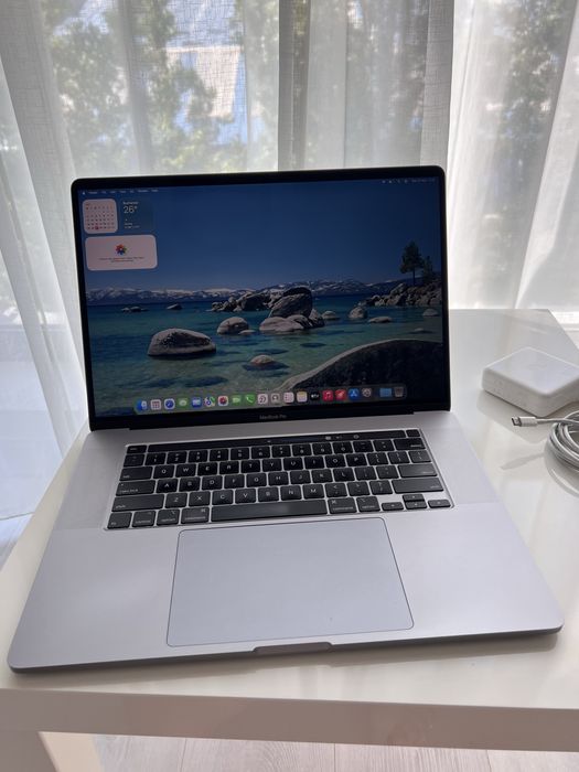 MacBook Pro 16" (2019) i7 | 16GB RAM | 512GB SSD | Baterie Stare Normală