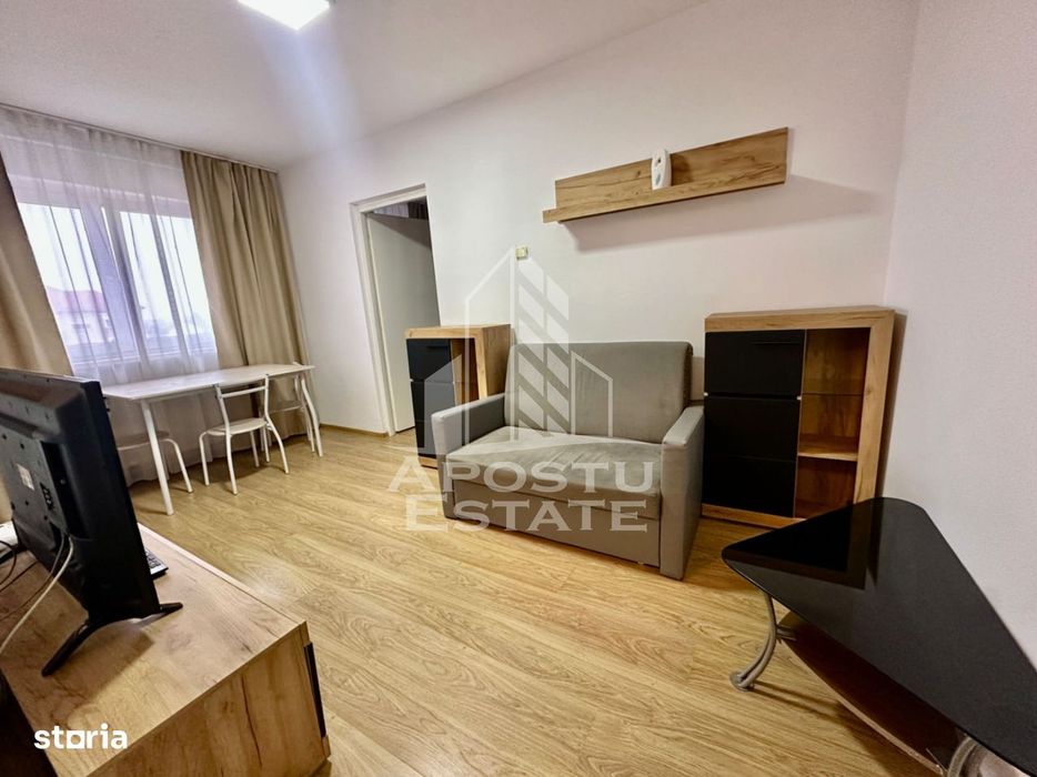 Apartament cu 2 camere, etaj intermediar, renovat, zona Sagului — fotografia 3