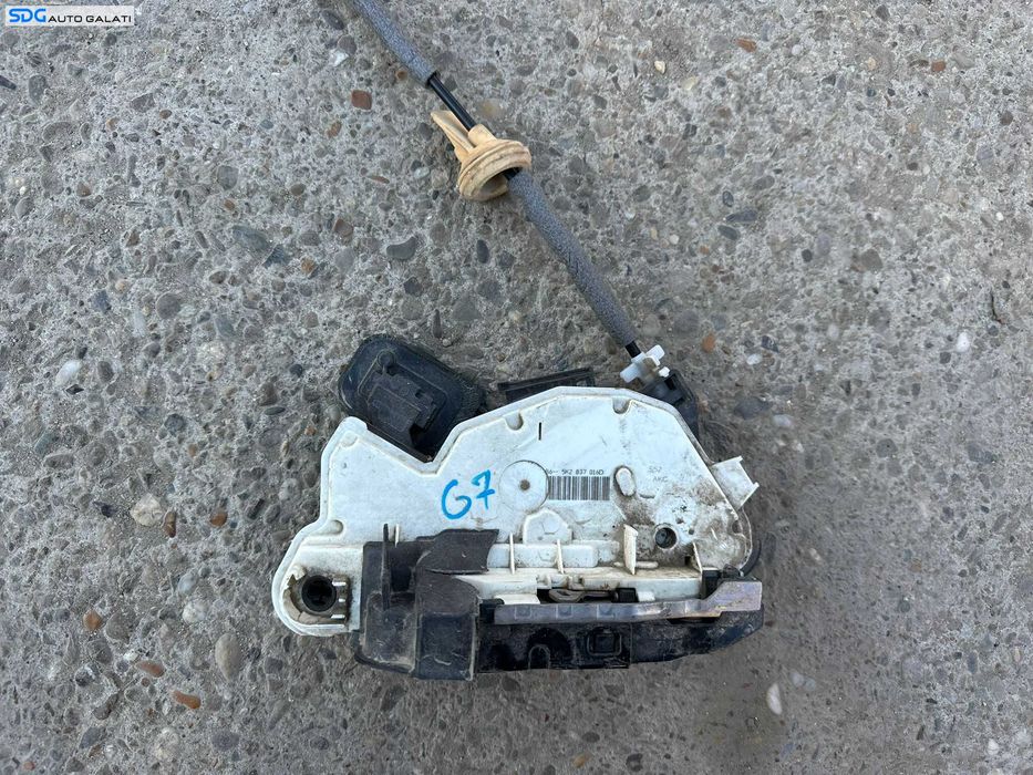 Broasca Incuietoare Usa Portiera Dreapta Fata 7 Pini Volkswagen Sharan 2011 - 2022 Cod 5K2837016D [C8966]