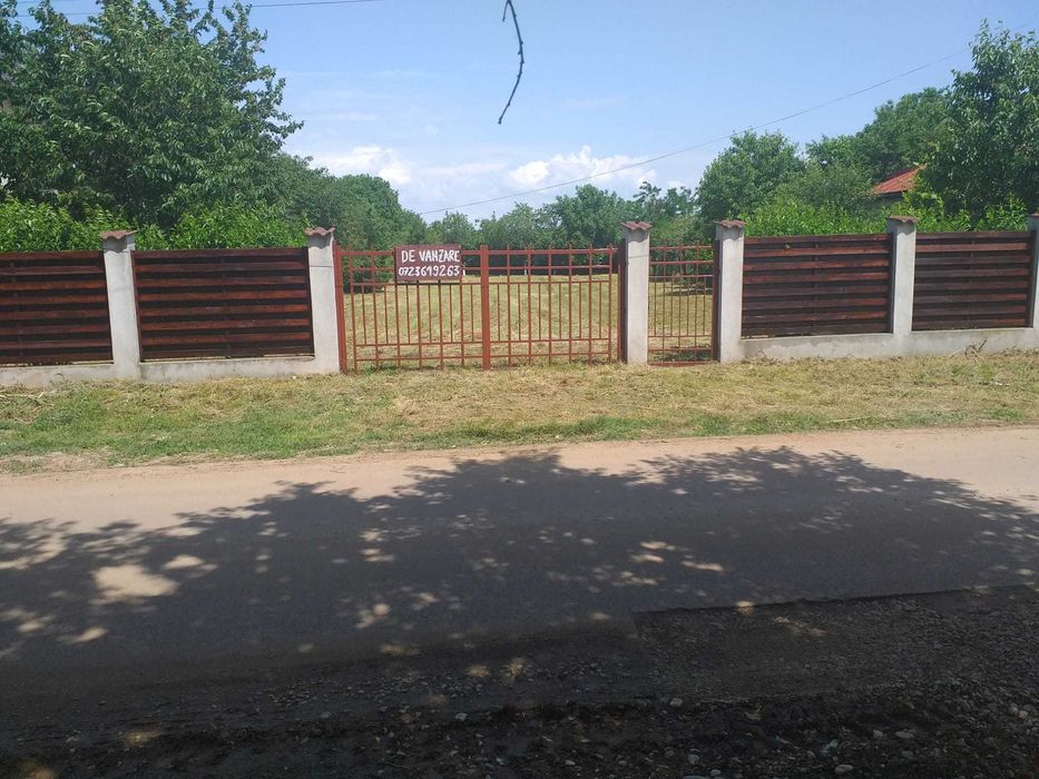 Teren intravilan Ciolpani – 1.375 mp – Str. Negustorilor – asfalt, utilități