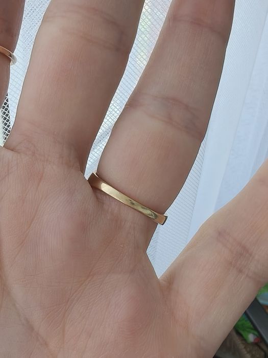 Продам кольцо с бриллиантами