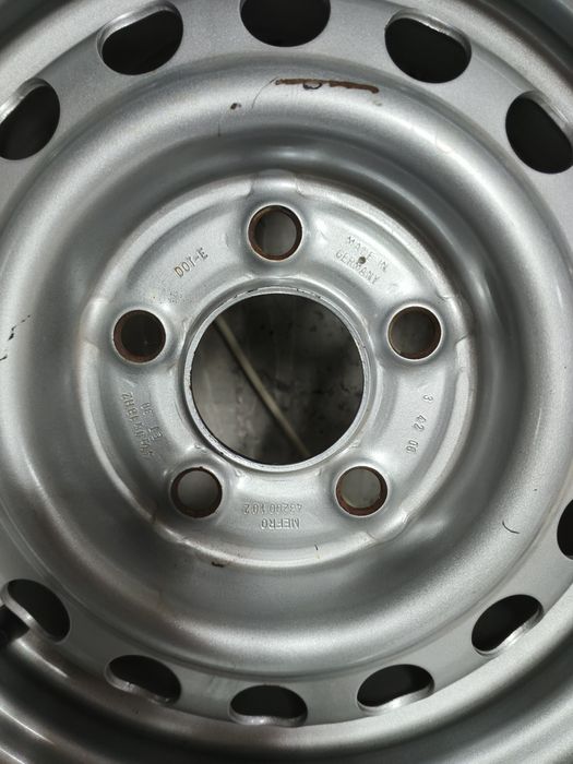 Продавам нова джанта с гума 13 цола 5×112 за каравана