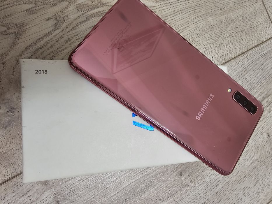 Телефон Самсунг а 7 розовый