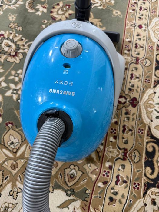 Пылесос Samsung.