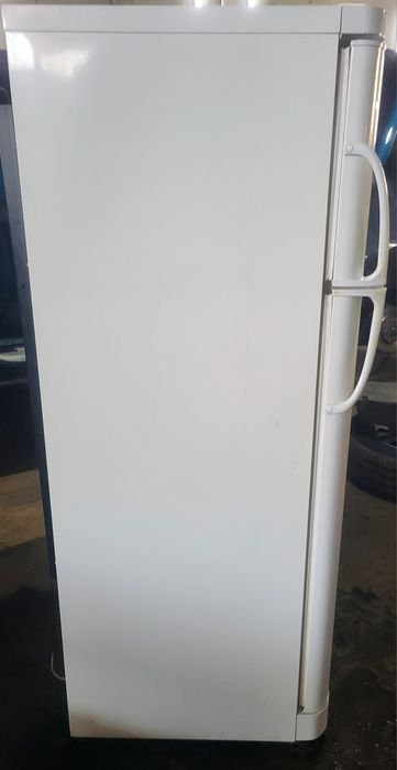 Продам холодильник индезит