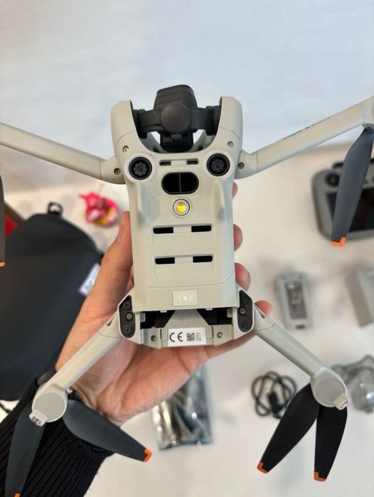 DJI Mini 4 Pro Fly More Combo