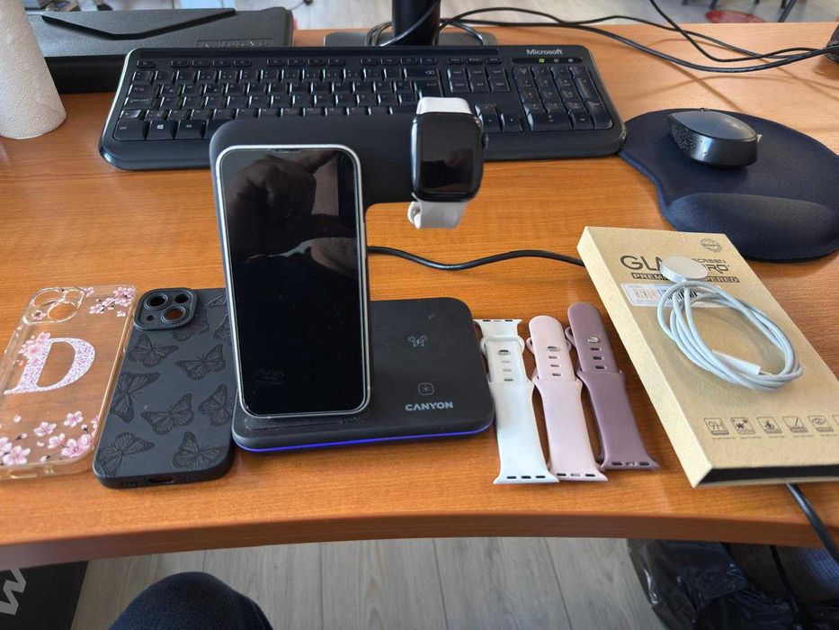 iPhone 13 mini / Apple watch 7 / стойка за зареждане