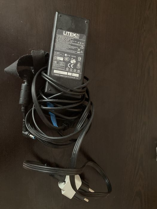 Лаптоп,работещ може и за части