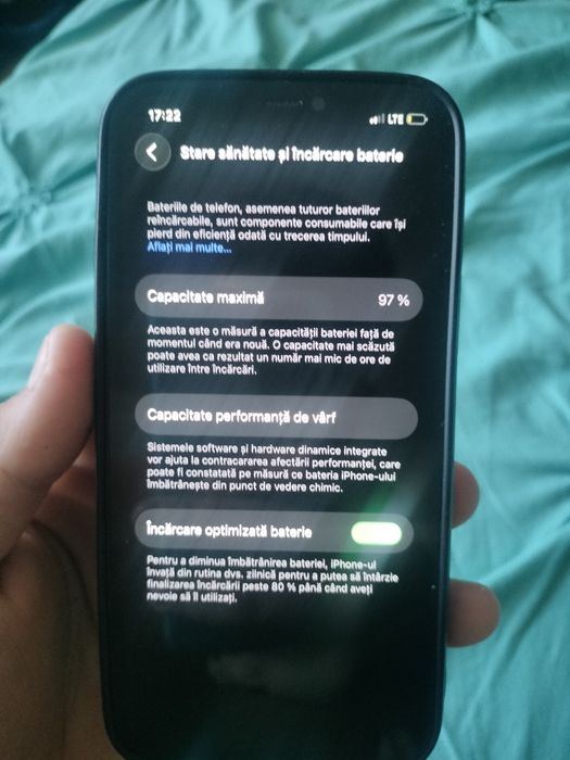 Vând iPhone 12 simplu