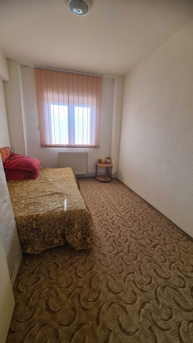 Vanzare apartament 3 camere, decomandat, pozitie centrala