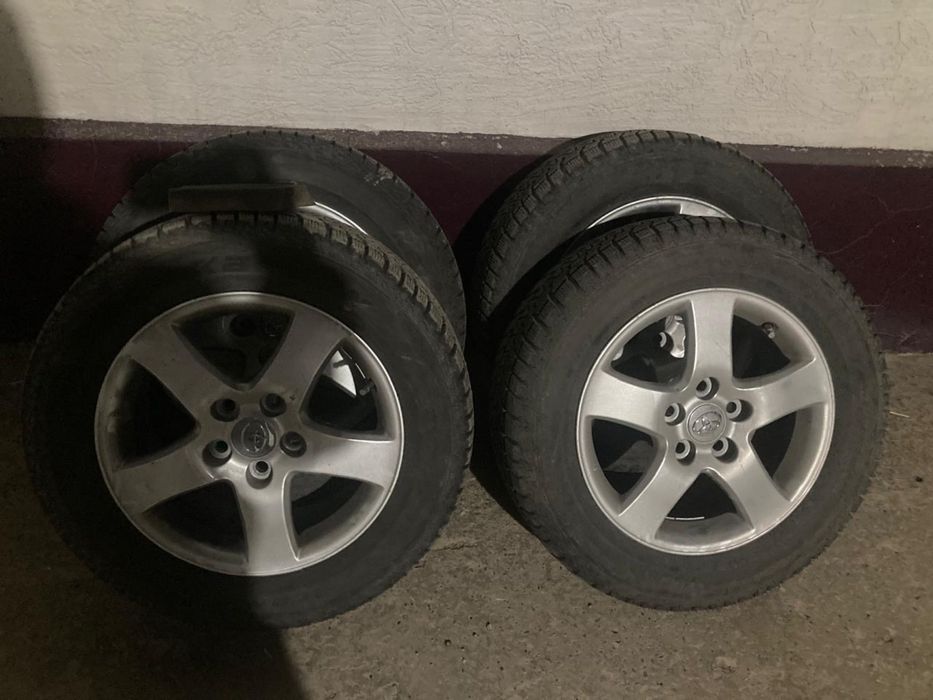 Оригинал тайота 215/60/16