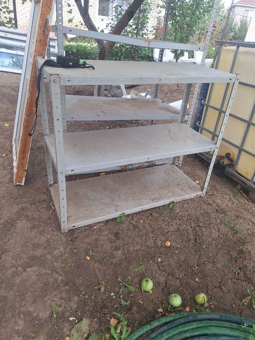 Продам металлические стеллажи