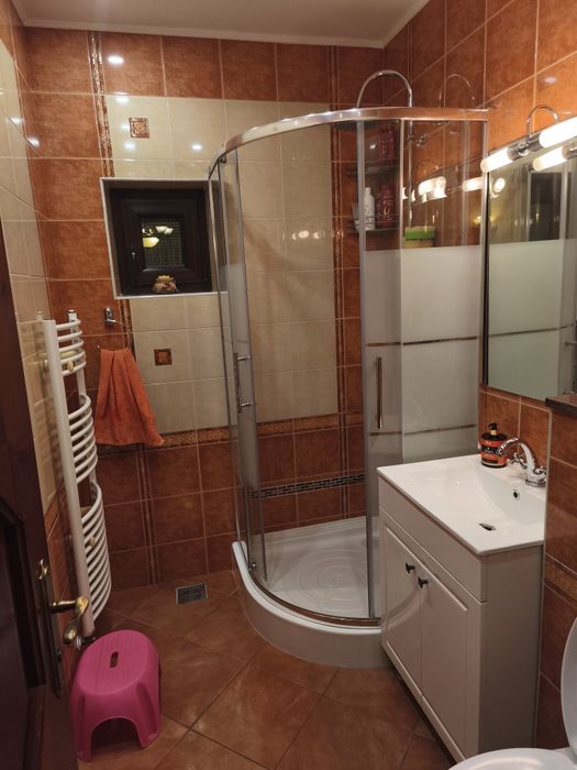 Vând casă cu teren