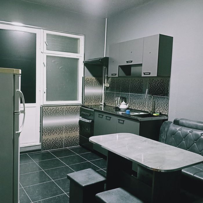 Сдаётся 2-комнатная  квартира на Максим Горьком