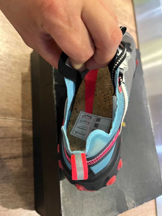 ОРИГИНАЛНИ *** Nike React Element 87 Blue Chill Solar Red