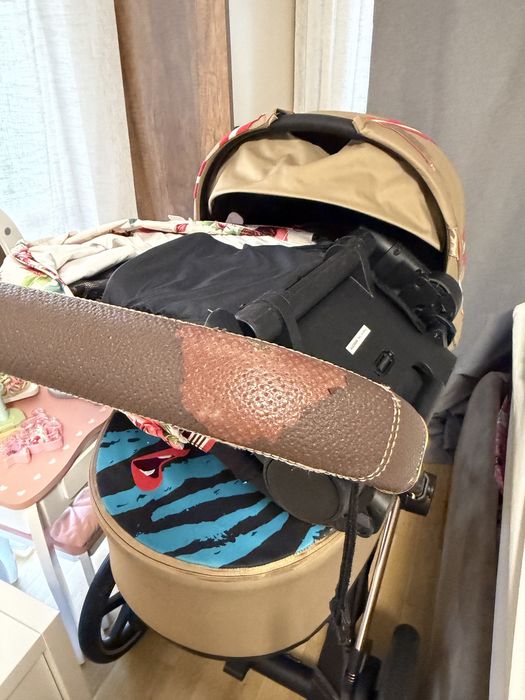 Cybex e-priam Lux + кош за новородено Lux Carry Cot By Karolina Kurkova