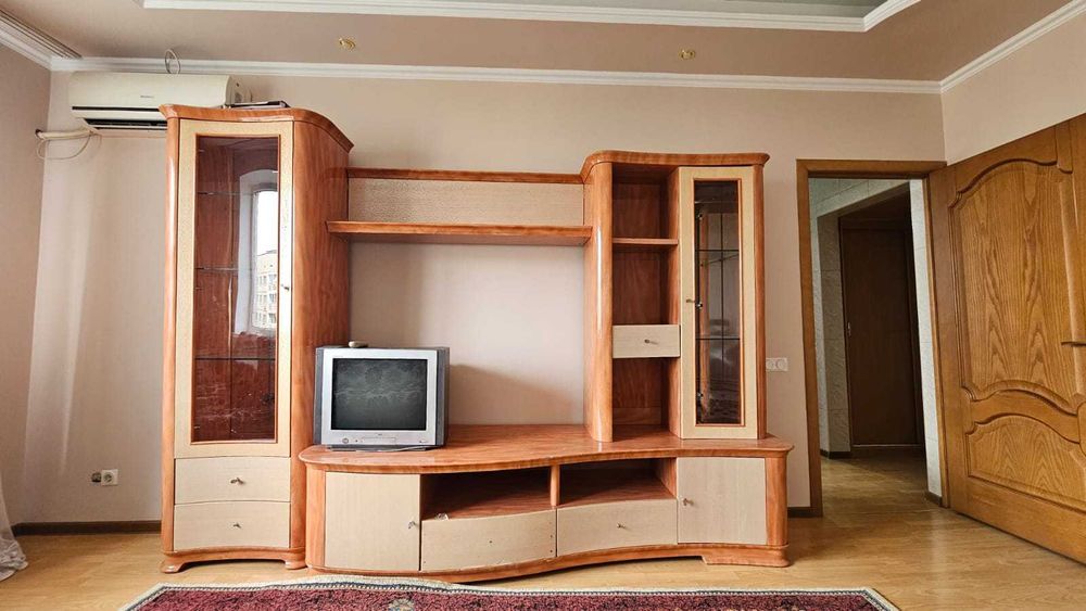 Бесплатно диван и стенка