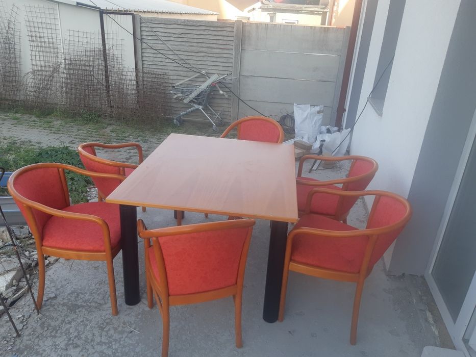 Vand mese cu scaune