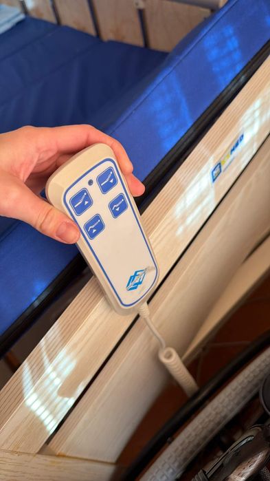 Медицинская кровать