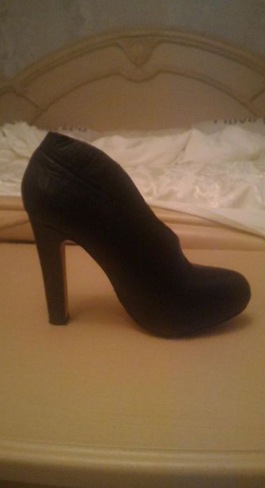 Продам женские туфли