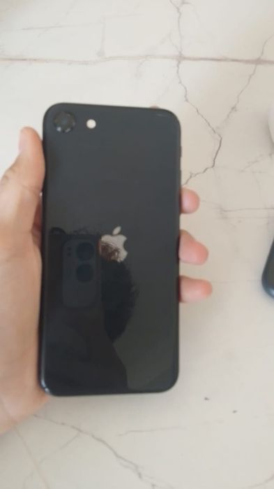 Iphone SE 2rd gen + airpods