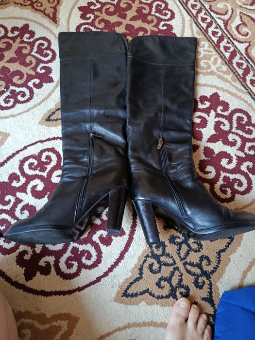 Продам сапожки ( ботфорды)