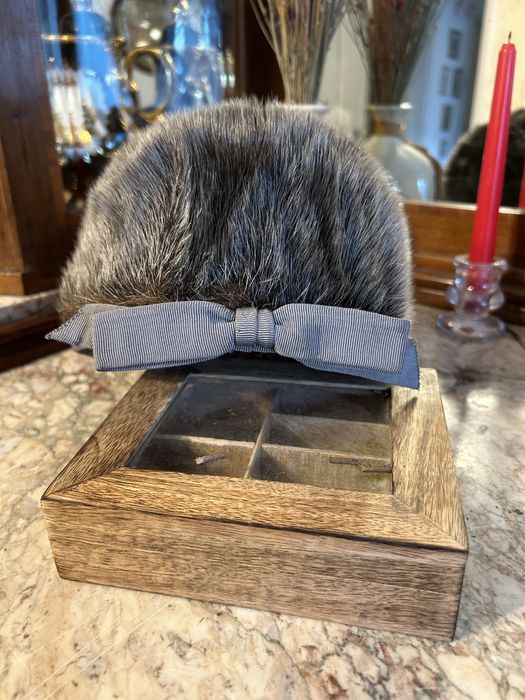 Caciula blana naturala foca cenusie