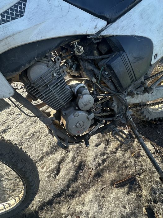 Мотоцикл эндуро 250