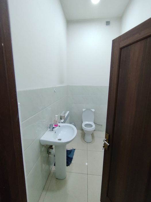 Apteka yoki ofis va boshqa biznes turlari uchun joy