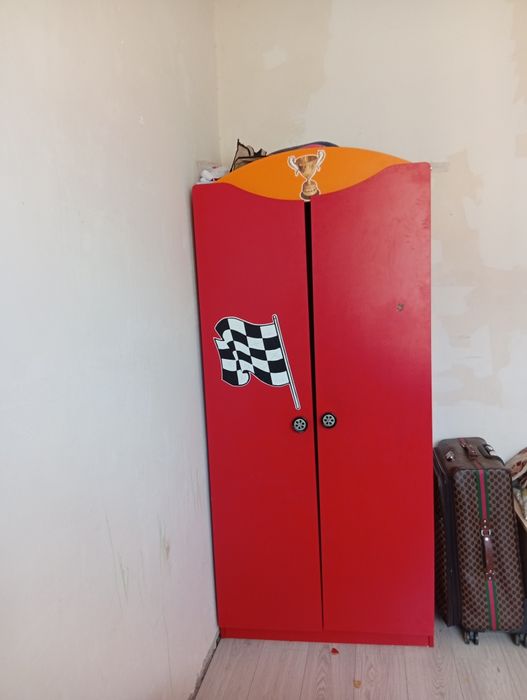 Детский шкаф в хорошем состоянии