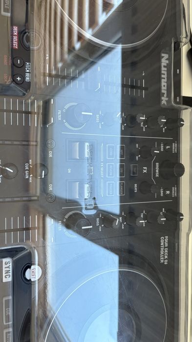 Numark Mixtrack Platinum FX + Capac Protecție Decksaver + Cablu Delock USB-C