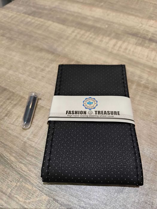 Кожен калъф за волан
