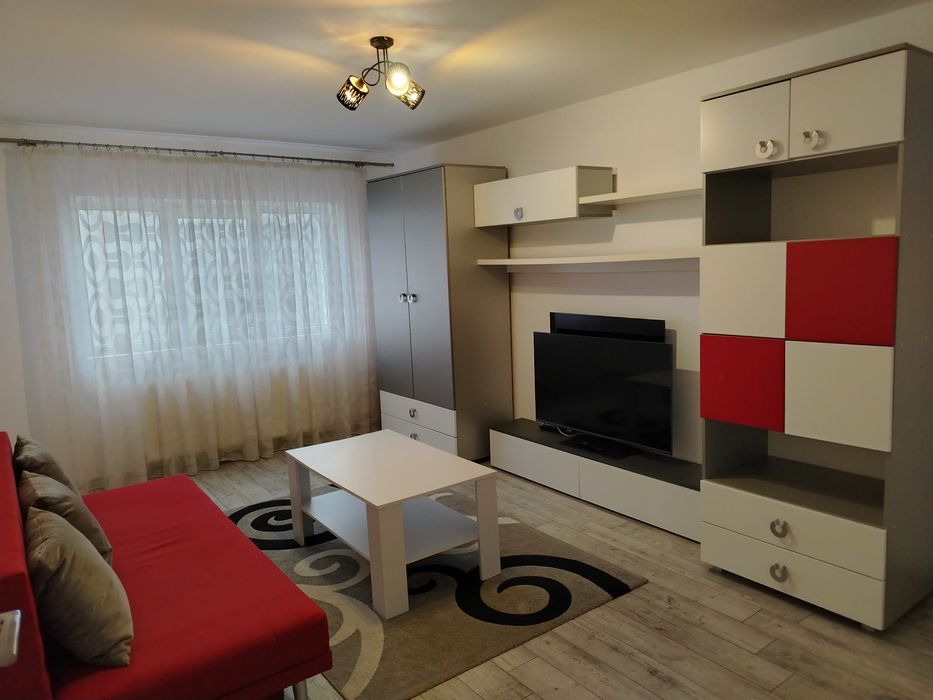 De vânzare apartament cu 2 camere,etaj 1/4,decomandat, amenajat modern, Vitrometan