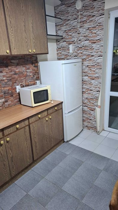 Дава се под наем Тристаен апартамент в Русе, Дружба 1 - 104 кв.м за 306 € - Снимка #3