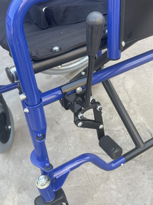 Продам новую инвалидную коляску