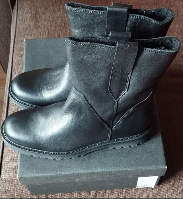 Ghete originale 100% din piele naturală și îmblănite, mărimea 42