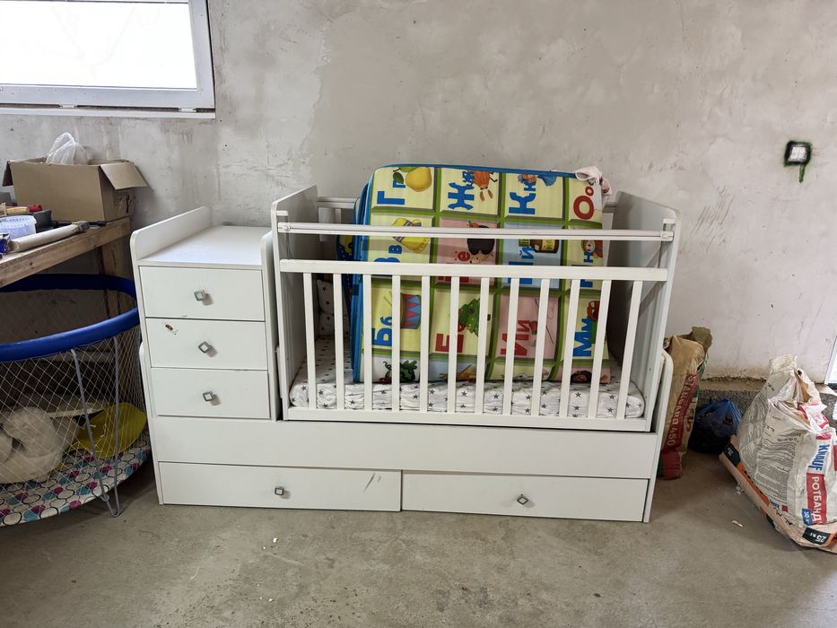 Детская кроватка