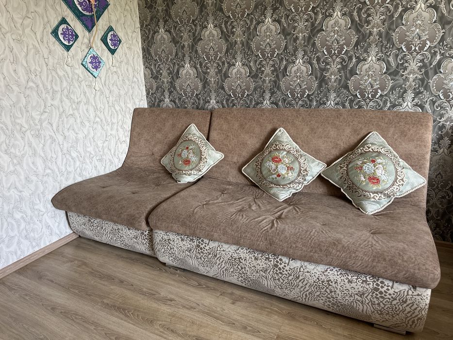 Продам диван с креслом