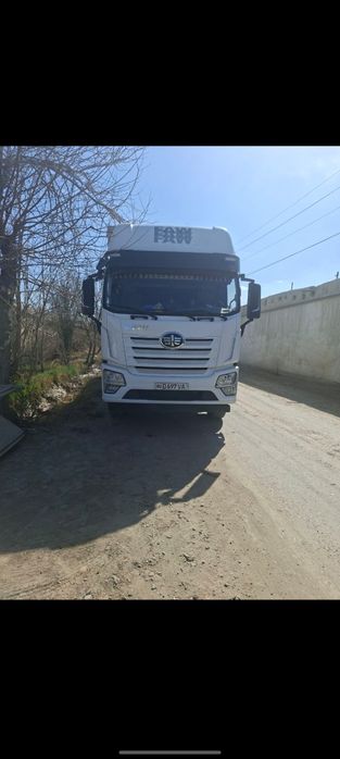 FAW yuk mashinasi xolati ideal