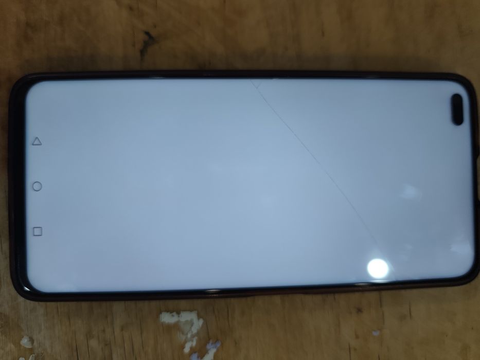 HUAWEI nova 8i .