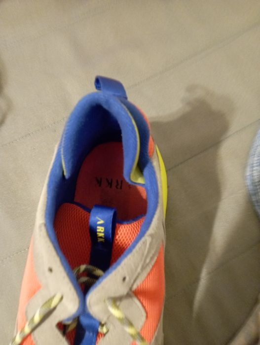 Vând adidași Germania