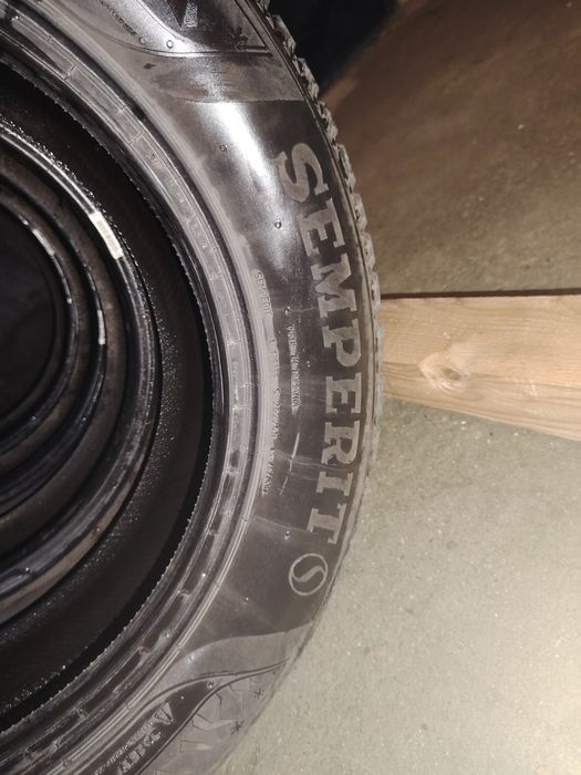 Vând 4 anvelope Semperit